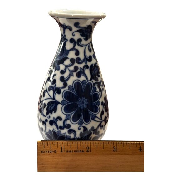 Vtg Cobalt Blue & White Floral Teardrop Bombay Porcelain Vase Made In China 6" - Picture 6 of 6